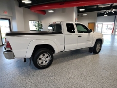 Used 2009  Toyota Tacoma 4WD Access V6 &lpar;Natl&rpar; at Carrikers Auto Outlet near Oskaloosa&comma; IA