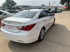 Used 2013  Hyundai Sonata 4d Sedan SE at Carrikers Auto Outlet near Oskaloosa&comma; IA