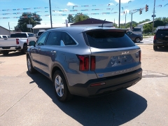 Used 2022 Kia Sorento LX FWD at Carrikers Auto Outlet near Oskaloosa, IA