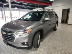 Used 2018  Chevrolet Traverse 4d SUV AWD LT Cloth w&sol;1LT at Carrikers Auto Outlet near Oskaloosa&comma; IA