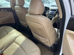 Used 2013  Hyundai Sonata 4d Sedan SE at Carrikers Auto Outlet near Oskaloosa&comma; IA