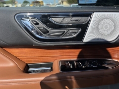 Used 2019 Lincoln Navigator 4d SUV 4WD Reserve at Carrikers Auto Outlet near Oskaloosa, IA