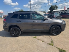 Used 2020  Jeep Cherokee 4d SUV 4WD Latitude Plus Altitude 2&period;0L at Carrikers Auto Outlet near Oskaloosa&comma; IA