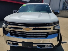 Used 2020  Chevrolet Silverado 1500 4WD Crew Cab LTZ at Carrikers Auto Outlet near Oskaloosa&comma; IA
