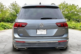 Used 2018  Volkswagen Tiguan 4d SUV SE at Carrikers Auto Outlet near Oskaloosa&comma; IA