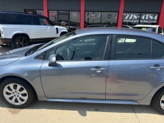 Used 2020  Toyota Corolla 4d Sedan LE at Carrikers Auto Outlet near Oskaloosa&comma; IA