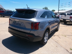 Used 2022 Kia Sorento LX FWD at Carrikers Auto Outlet near Oskaloosa, IA