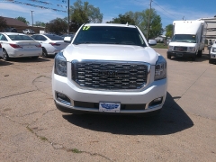 Used 2017 GMC Yukon XL 4d SUV 4WD Denali at Carrikers Auto Outlet near Oskaloosa, IA