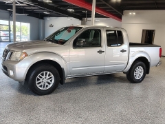 Used 2015  Nissan Frontier 4WD Crew Cab SV 6spd at Carrikers Auto Outlet near Oskaloosa&comma; IA