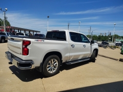  2020 Chevrolet Silverado 1500 4WD Crew Cab LTZ at Carrikers Auto Outlet near Oskaloosa&comma; IA