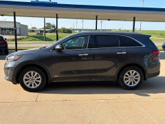 Used 2020  Kia Sorento 4d SUV AWD LX I4 at Carrikers Auto Outlet near Oskaloosa&comma; IA