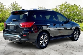 Used 2020  Nissan Pathfinder 4d SUV FWD S at Carrikers Auto Outlet near Oskaloosa&comma; IA