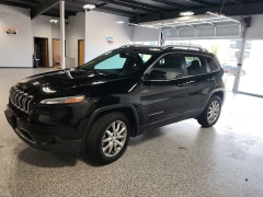 Used 2018  Jeep Cherokee 4d SUV 4WD Limited V6 at Carrikers Auto Outlet near Oskaloosa&comma; IA