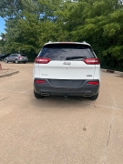 Used 2017  Jeep Cherokee Latitude 4x4 at Carrikers Auto Outlet near Oskaloosa&comma; IA