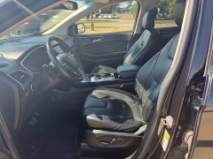 Used 2019  Ford Edge 4d SUV AWD Titanium at Carrikers Auto Outlet near Oskaloosa&comma; IA