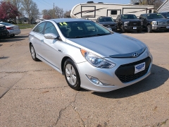 Used 2014 Hyundai Sonata Hybrid 4d Sedan at Carrikers Auto Outlet near Oskaloosa, IA