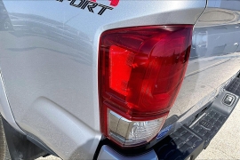Used 2017  Toyota Tacoma 4WD Access Cab TRD Sport Auto at Carrikers Auto Outlet near Oskaloosa&comma; IA