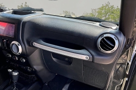 Used 2015  Jeep Wrangler Unlimited 4d Convertible Sahara at Carrikers Auto Outlet near Oskaloosa&comma; IA