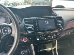 Used 2017  Honda Accord Coupe 2d EX-L V6 Auto at Carrikers Auto Outlet near Oskaloosa&comma; IA