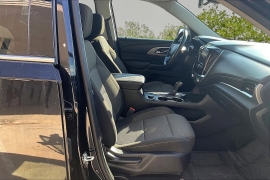 Used 2020  Chevrolet Traverse 4d SUV AWD LS w&sol;1LS at Carrikers Auto Outlet near Oskaloosa&comma; IA