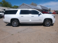 Used 2017 GMC Yukon XL 4d SUV 4WD Denali at Carrikers Auto Outlet near Oskaloosa, IA