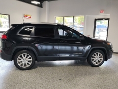 Used 2017  Jeep Cherokee 4d SUV 4WD Limited V6 High Altitude at Carrikers Auto Outlet near Oskaloosa&comma; IA