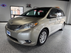 Used 2016  Toyota Sienna 4d Wagon XLE 7-Pass w&sol;Auto Access Seat at Carrikers Auto Outlet near Oskaloosa&comma; IA