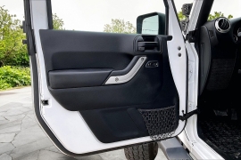 Used 2017  Jeep Wrangler Unlimited 4d Convertible Sahara at Carrikers Auto Outlet near Oskaloosa&comma; IA