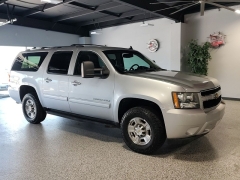 Used 2012  Chevrolet Suburban 2500 SUV 4WD LS at Carrikers Auto Outlet near Oskaloosa&comma; IA