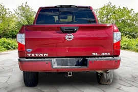 Used 2018  Nissan Titan 4WD Crew Cab SL at Carrikers Auto Outlet near Oskaloosa&comma; IA