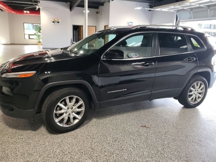 Used 2018 Jeep Cherokee 4d SUV 4WD Limited V6 at Carrikers Auto Outlet near Oskaloosa, IA