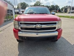Used 2007  Chevrolet Silverado 1500 4WD Reg Cab WT LB at Carrikers Auto Outlet near Oskaloosa&comma; IA