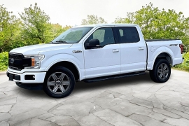  2018 Ford F-150 4WD SuperCrew XLT 5 1&sol;2 at Carrikers Auto Outlet near Oskaloosa&comma; IA