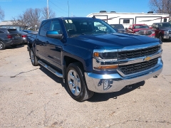 Used 2018 Chevrolet Silverado 1500 4WD Crew Cab LT at Carrikers Auto Outlet near Oskaloosa, IA