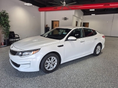 Used 2018  Kia Optima 4d Sedan LX at Carrikers Auto Outlet near Oskaloosa&comma; IA