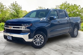 2021 Chevrolet Silverado 1500 4WD Crew Cab 147" LT at Carrikers Auto Outlet near Oskaloosa&comma; IA