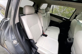 Used 2018  Volkswagen Tiguan 4d SUV SE at Carrikers Auto Outlet near Oskaloosa&comma; IA