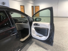 Used 2018  Chrysler Pacifica 4d Wagon Touring L Plus at Carrikers Auto Outlet near Oskaloosa&comma; IA