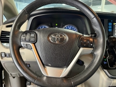 Used 2016  Toyota Sienna 4d Wagon XLE 7-Pass w&sol;Auto Access Seat at Carrikers Auto Outlet near Oskaloosa&comma; IA