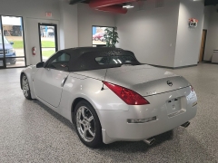 Used 2007  Nissan 350Z 2dr Roadster Auto Touring at Carrikers Auto Outlet near Oskaloosa&comma; IA