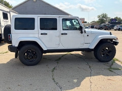 Used 2015  Jeep Wrangler Unlimited 4d Convertible Sahara Altitude at Carrikers Auto Outlet near Oskaloosa&comma; IA