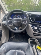 Used 2022  Chrysler Pacifica Touring L FWD at Carrikers Auto Outlet near Oskaloosa&comma; IA