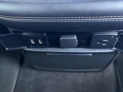 Used 2019 Lincoln Navigator 4d SUV 4WD Reserve at Carrikers Auto Outlet near Oskaloosa, IA