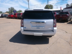 Used 2017 GMC Yukon XL 4d SUV 4WD Denali at Carrikers Auto Outlet near Oskaloosa, IA