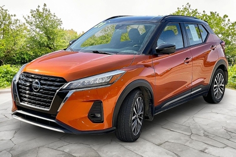 2021 Nissan Kicks SR