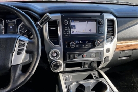 Used 2018  Nissan Titan 4WD Crew Cab SL at Carrikers Auto Outlet near Oskaloosa&comma; IA