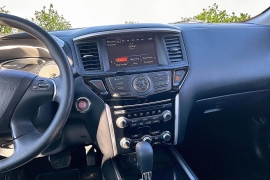 Used 2020  Nissan Pathfinder 4d SUV FWD S at Carrikers Auto Outlet near Oskaloosa&comma; IA