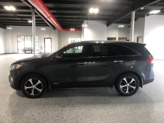 Used 2017  Kia Sorento 4d SUV AWD EX Turbo at Carrikers Auto Outlet near Oskaloosa&comma; IA