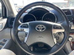 Used 2012  Toyota Highlander 4d SUV AWD Limited at Carrikers Auto Outlet near Oskaloosa&comma; IA
