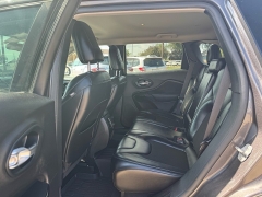 Used 2020  Jeep Cherokee 4d SUV 4WD Latitude Plus Altitude 2&period;0L at Carrikers Auto Outlet near Oskaloosa&comma; IA